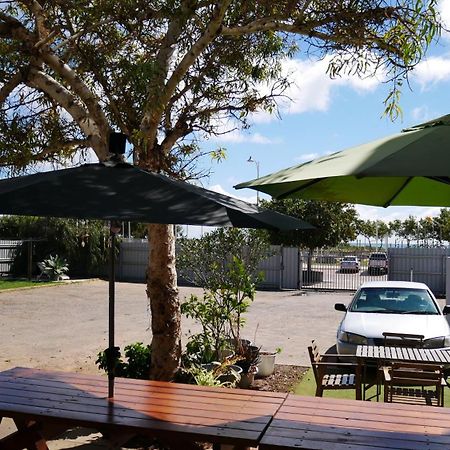 Хостел Geraldton Backpackers Екстер'єр фото
